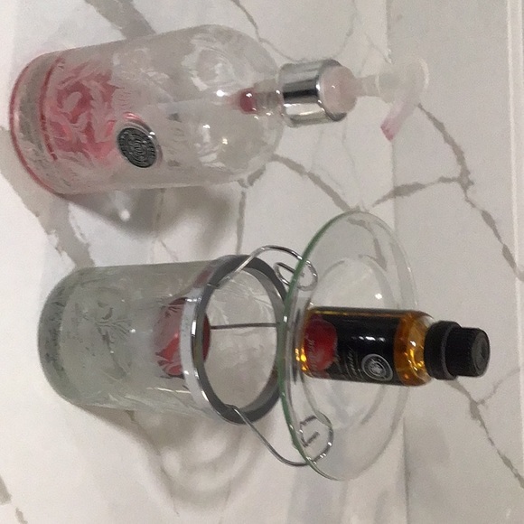 Soap/lotion dispenser and candle/fragrance oil - Picture 3 of 3